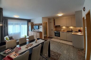 Ferienwohnung Lara - Appartement/Fewo, Dusche, WC, 2 Schlafräume