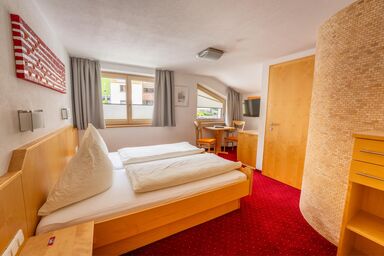 Hotel Garni Krumbach - Doppelzimmer A (Standard ohne Balkon)