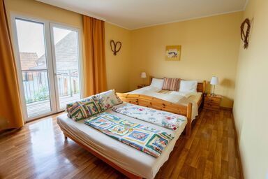 Gästehaus Elfriede - Dreibettzimmer mit Dusche, WC