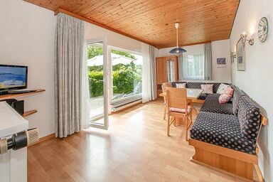 Ferienhäuser im Feriendorf Weissensee im Allgäu (F2) - Ferienhaus 28-F mit Südterrasse mit Bergblick