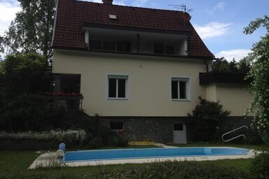 Wunderschönes Ferienhaus in Klagenfurt Am Wörthersee mit Privatem Pool