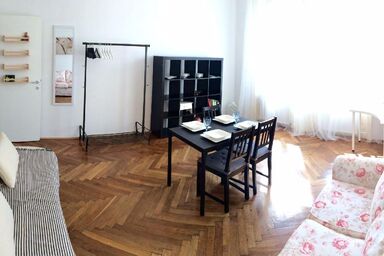 54m2 optimal f Miete bis max. 6 Mon, direkt bei U6