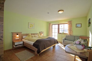 Stefanutti-Hof - Hochfellnzimmer Nr. 3 - Doppelzimmer im Obergeschoss mit Dusche/WC und Bergblick