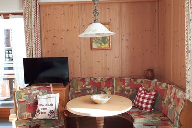 Gästehaus Annemarie - Appartement 3 mit Kochnische, Sitzecke und Balkon