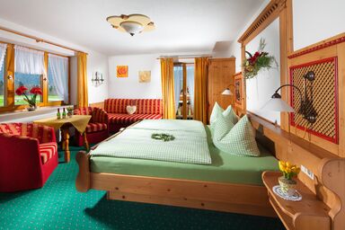 Triembachhof - Komfort Doppelzimmer Nr. 1 mit Dusche / WC und Balkon