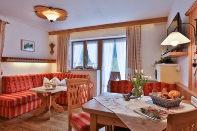 Gästehaus Eckau Ferienwohnungen - Ferienwohnung Watzmann, 1-2 Personen, 42 qm, Südbalkon mit Bergblick, W-LAN