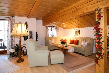 Ferienwohnungen Helga Mayer inkl. Chiemgaukarte - Ferienwohnung Rauschberg 66qm, Balkon, Kochn., 1 Schlafz., 1 Wohnz., Nr. 4, WLAN