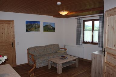 Allinger Hof inkl. Chiemgaukarte - Ferienwohnung Alpenrose 47qm, Terrasse, Kochni., 1 Schlafzimmer, 1 Wohnschlafz.
