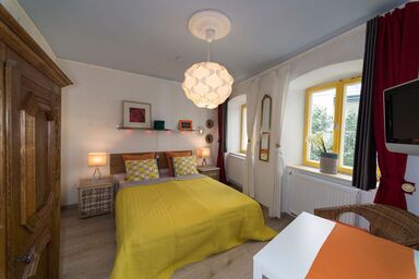 Stadtplatz - Private Zimmer nähe Bahnhof A8 - Ferienappartement 25m² für max. 2 Personen, Nichtraucher, Stadtplatznähe