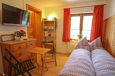 Gästehaus Weinrebe - Fewo Bergsteigerkammerl, 1 Person, Terrasse, 12 qm