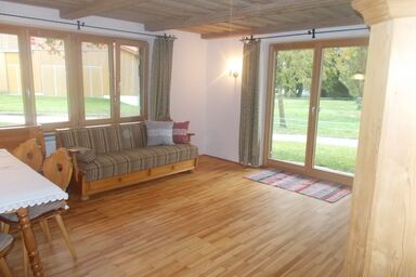 Landhaus Köckbrunn - Ferienwohnung, 85 qm mit zwei Schlafzimmern und Terrasse