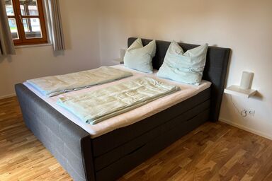 Ferienwohnung Rosa - Ferienwohnung bis 4 Personen, 90 qm, 2 Schlafzimmer mit Balkon