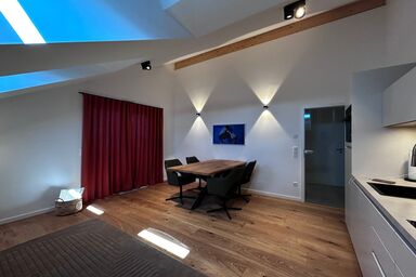 Moderne Ferienwohnung Übersee - Ferienwohnung 60 qm mit Balkon