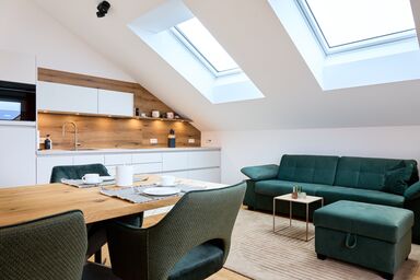 Stilvolle Chiemsee-Auszeit | Balkon, Parkplatz, ideale Lage