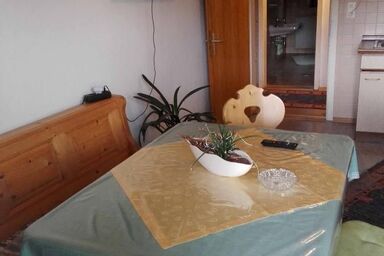 Ferienwohnung Dichtl - Ferienwohnung (60qm) mit 2 Schlafzimmern und Balkon mittlere Wohnung