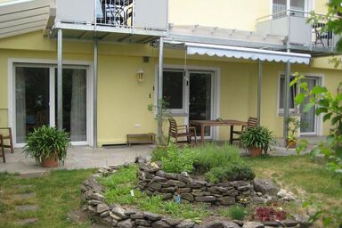 Haus Gartentraum - Appartement Weinstock (100qm) mit Terrasse und WLAN