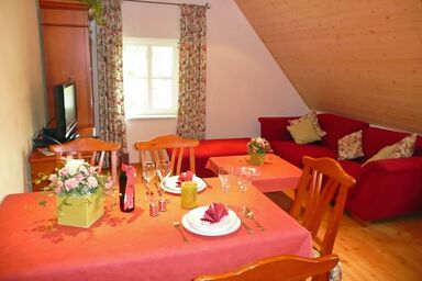 Ferienhof Hübner - Ferienwohnung Rosenstube (72qm) mit Terrasse für 5 Personen