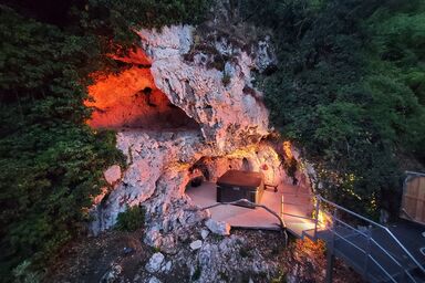 Ferienwohnung und Zimmer zum Donaublick - FeWo mit Outdoor-Whirlpool