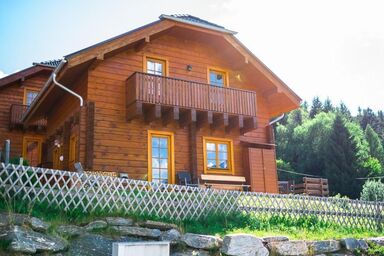 Schönes Ferienhaus in Holzblockbohle mit Sauna - Schönes Ferienhaus in Holzblockbohle mit Sauna .1