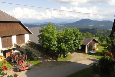Lacknerhof in Liebenfels- Familie Klocker - Ferienwohnung Burgblick