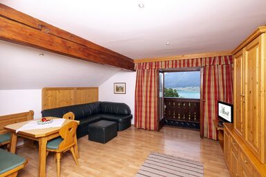 Altroiterhof - Ferienwohnung Vormauer mit Balkon und Seeblick