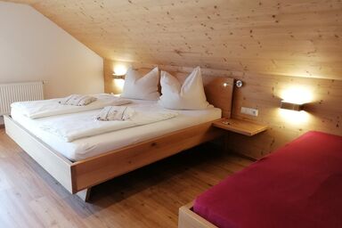 Ferienhof Rabenreith - Dreibettzimmer Adlerhorst (2 Nächte)