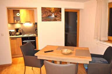 Haus Alpenglühn - App. Eisenbreche - Wohnschlafraum - Balkon