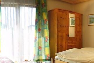 Pension Jägerhof - Doppelzimmer, Dusche oder Bad, Balkon