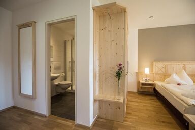 Almhof Lässer - Ferienwohnung Anemone