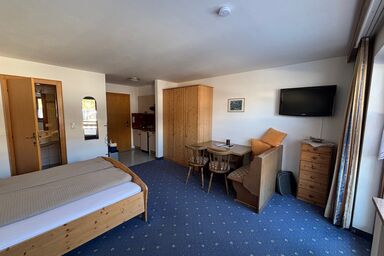 Gästehaus Tauscher am Haldensee / Frühstückspension - Studio / Doppelzimmer Teeküche und Frühstück