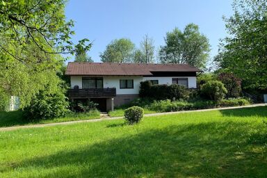 Ferienhaus Wieselweg im Feriendorf Reichenbach (14) - Haus Rosa - Ruhige Lage, geschützte Terrasse (HT, W14)
