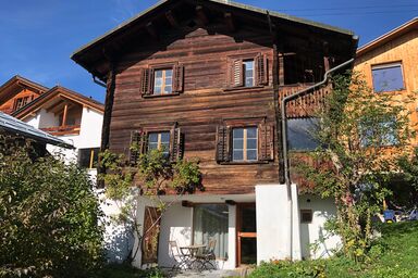 Casa Pintga, (Flims Dorf). Charmante Ferienwohnung mit Bad/WC für 2 Personen