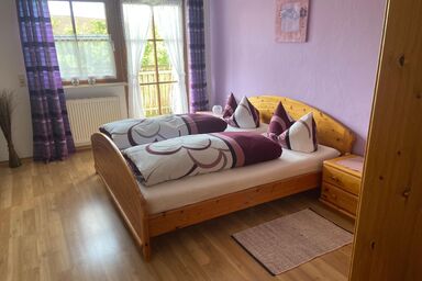 Appartement für 2 Erwachsene und 1 Kind mit Balkon