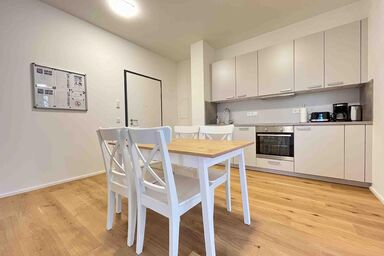 AM1O36 Moderne Monteurwohnung mit Balkon