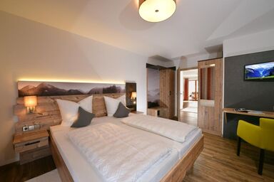 Gästehaus Sonnenhang - Komfortable Ferienwohnung 46 qm mit großem Balkon und Panoramabergblick