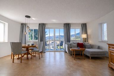 Tivoli Apartments - Appartement Nr. 15, 56qm, Wohn/Schlafraum, Balkon mit herrlicher Aussicht