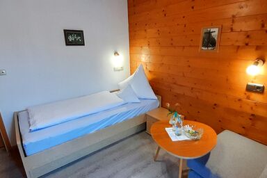 Knapphof - Einzelzimmer 3 mit Dusche/WC