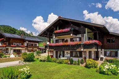 Gästehäuser Schwemmbauer - Zwei-Raum-Wohnung (6) Haus Resi, Wohnküche, Du/WC mit Wärmekabine, Balkon (60m²)