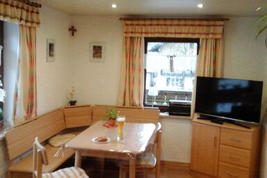 Gästehaus Mona-Lisa - Ferienwohnung 1, OG, 65 qm, 2 - 4 Personen, 2 sep. Schlafzimmer und Balkon