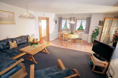 Petrushof - Ferienwohnung 1 mit 2 Schlafzimmer und 2 Badezimmer und Balkon