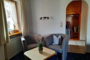 Gästehaus Annemarie - Appartement 5 mit extra Küche, Sitzecke und Balkon