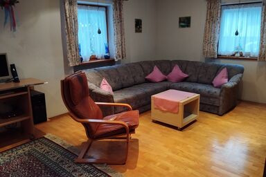 Haus Berggruß inkl. Chiemgaukarte - Ferienwohnung 82qm, Terr., Küche, 2 Schlafzimmer, 1 Wohnschlafzimmer, WLAN, 6 P.