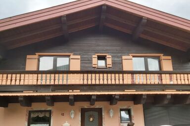 Speckbichlhaus inkl. Chiemgaukarte - Speckbichlhaus 203 qm Balkon, 4 Schlafzimmer, Wohnzimmer, Küche, max. 8 Personen