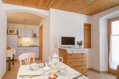 Nudlbichlerhof - Ferienwohnung im Erdgeschoss,  1 Schlafzimmer, Wohnraum, Bad und WC