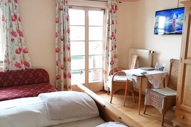 Ferienhof Moyer - Zimmer Blumenwiese, Ostseite mit Balkon, 2. Etage, 21 qm