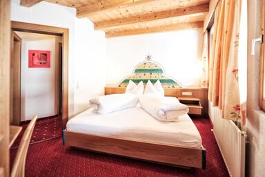 Summit Residence - Alpine Retreat Serfaus - der STEINBOCK ibex, ca. 55 qm, 2 Schlafzimmer, mit Südbalkon, max. 4 Personen