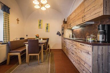 Ferienhof Dirnberger GbR - Urlaub am Regen - Fewo Roßstand 38qm ****