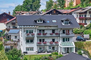 Pension/Ferienwohnung Gästehaus Stern - Doppelzimmer 7 - Hochzell mit Balkon