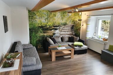 Ferienwohnung Dersch - Moderne Ferienwohnung (70qm) für 4 Personen mit großen Garten