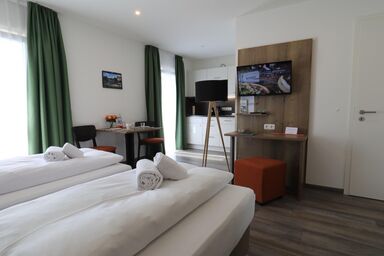 Holledau Apartments Familie Gmeineder - Apartment mit Balkon im Hauptgebäude